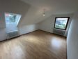 *** Großes Zweifamilienhaus mit viel Platz & Raum für 2 Generationen oder zum Arbeiten & Wohnen *** - Zimmer ca. 14,9m²